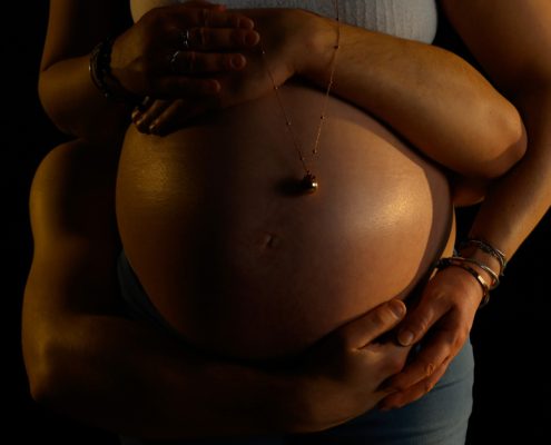 Photographe grossesse studio Montenils