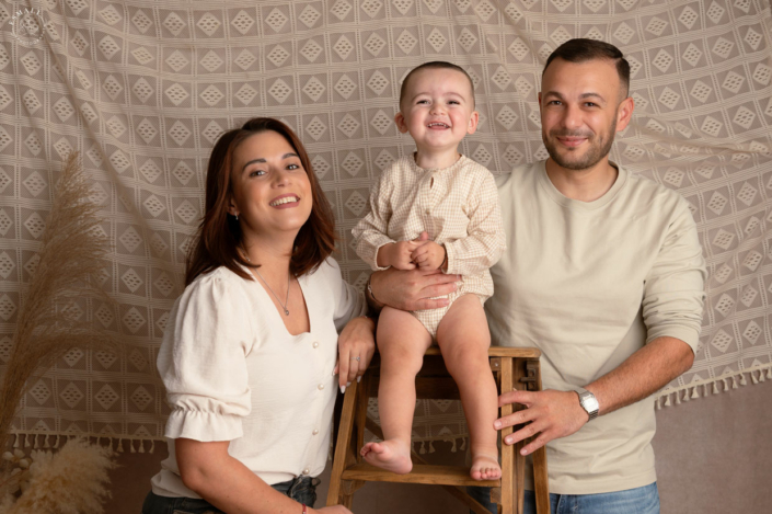 Photographe famille en studio